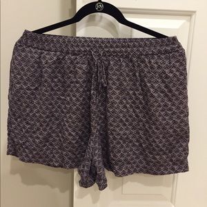 Nordstrom “Matty m” flowy pattern shorts